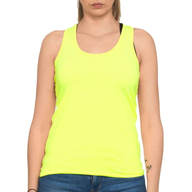 Tank tops for summer: fabrics to look for and how to accessorize